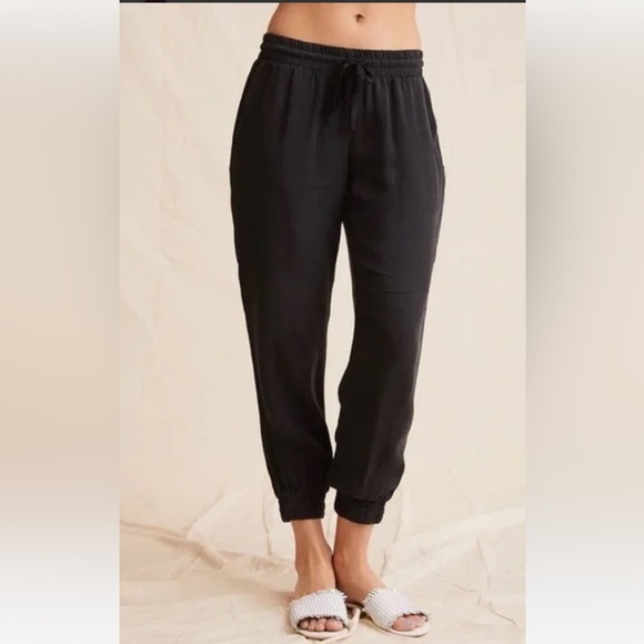 Bella Dahl Pants - Bella Dahl black joggers size medium